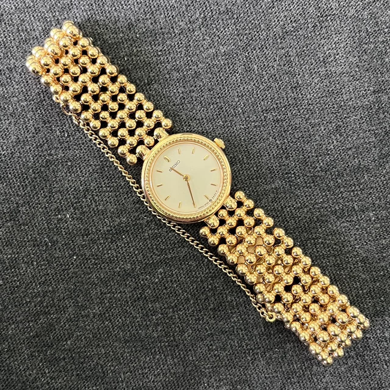 80s Vintage Seiko Women's Watch 7